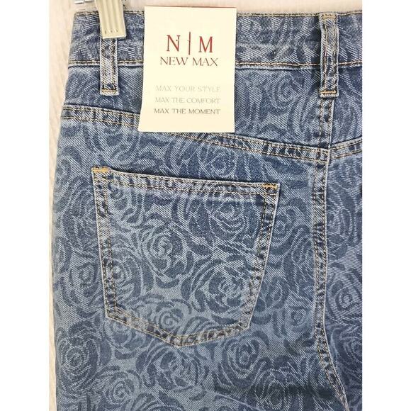New Max~Woman Size 6~Blue Denim Floral Print High Rise Straight Leg Jean Stretch - Picture 10 of 16